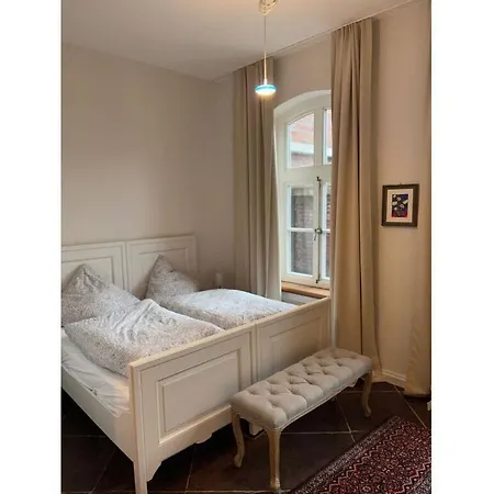 Flood Modern Retreat * 埃森斯